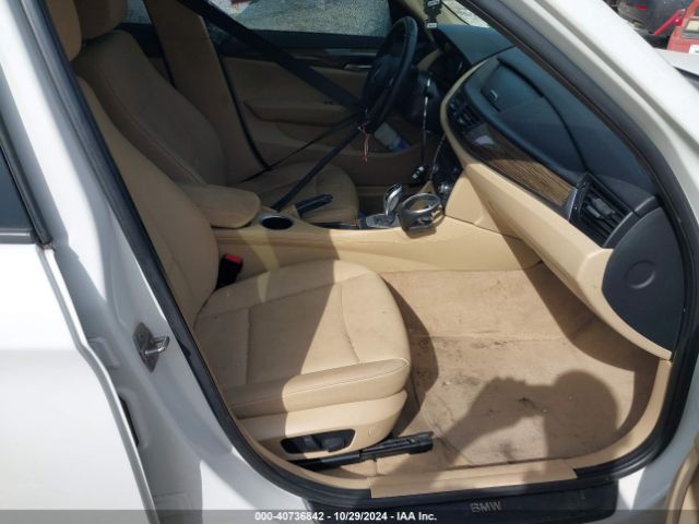 Photo 4 VIN: WBAVM1C5XFVW56996 - BMW X1 