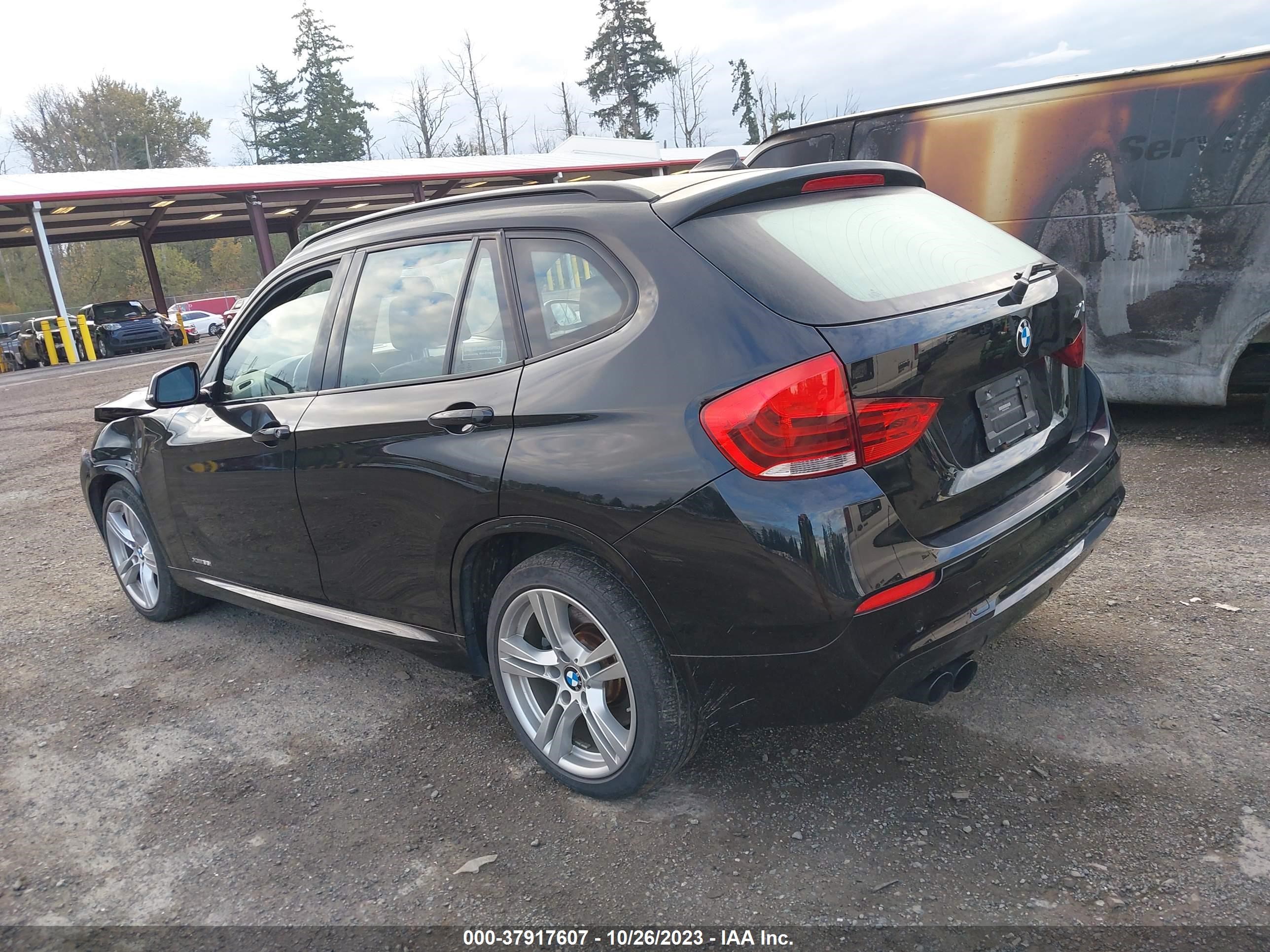 Photo 2 VIN: WBAVM5C53FVV95188 - BMW X1 