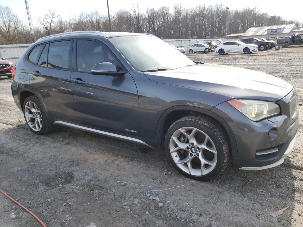 Photo 3 VIN: WBAVM5C57FVV94268 - BMW X1 