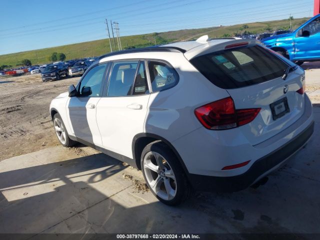 Photo 2 VIN: WBAVM5C5XEVV91492 - BMW X1 