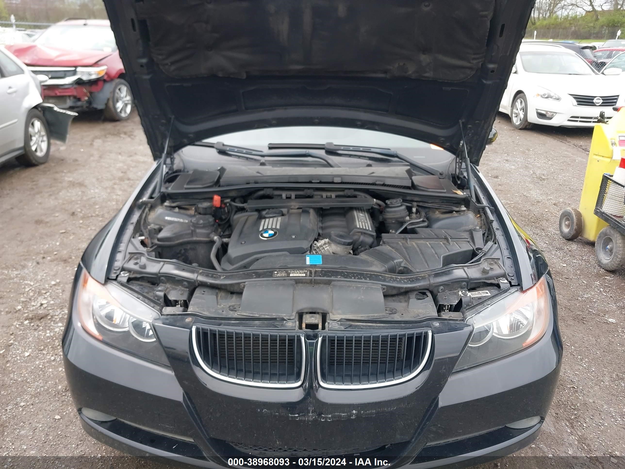 Photo 9 VIN: WBAVS13557FX15440 - BMW 3ER 