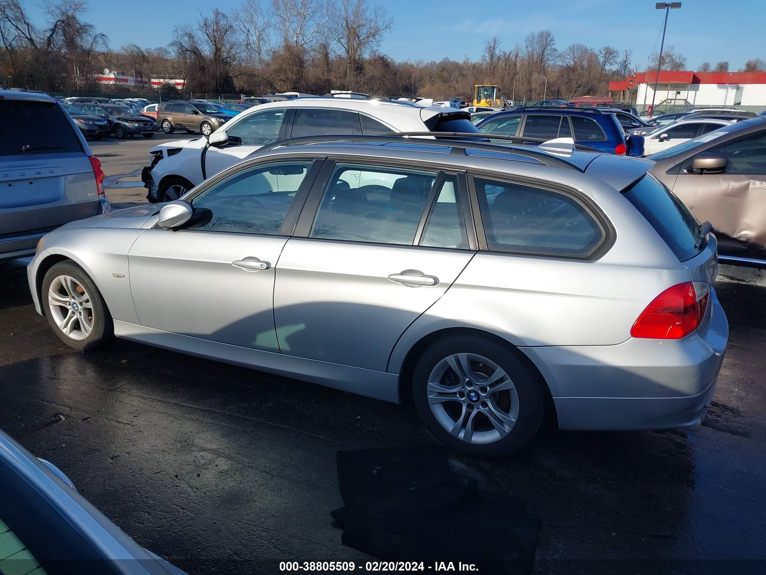 Photo 13 VIN: WBAVS13568FV95164 - BMW 3ER 