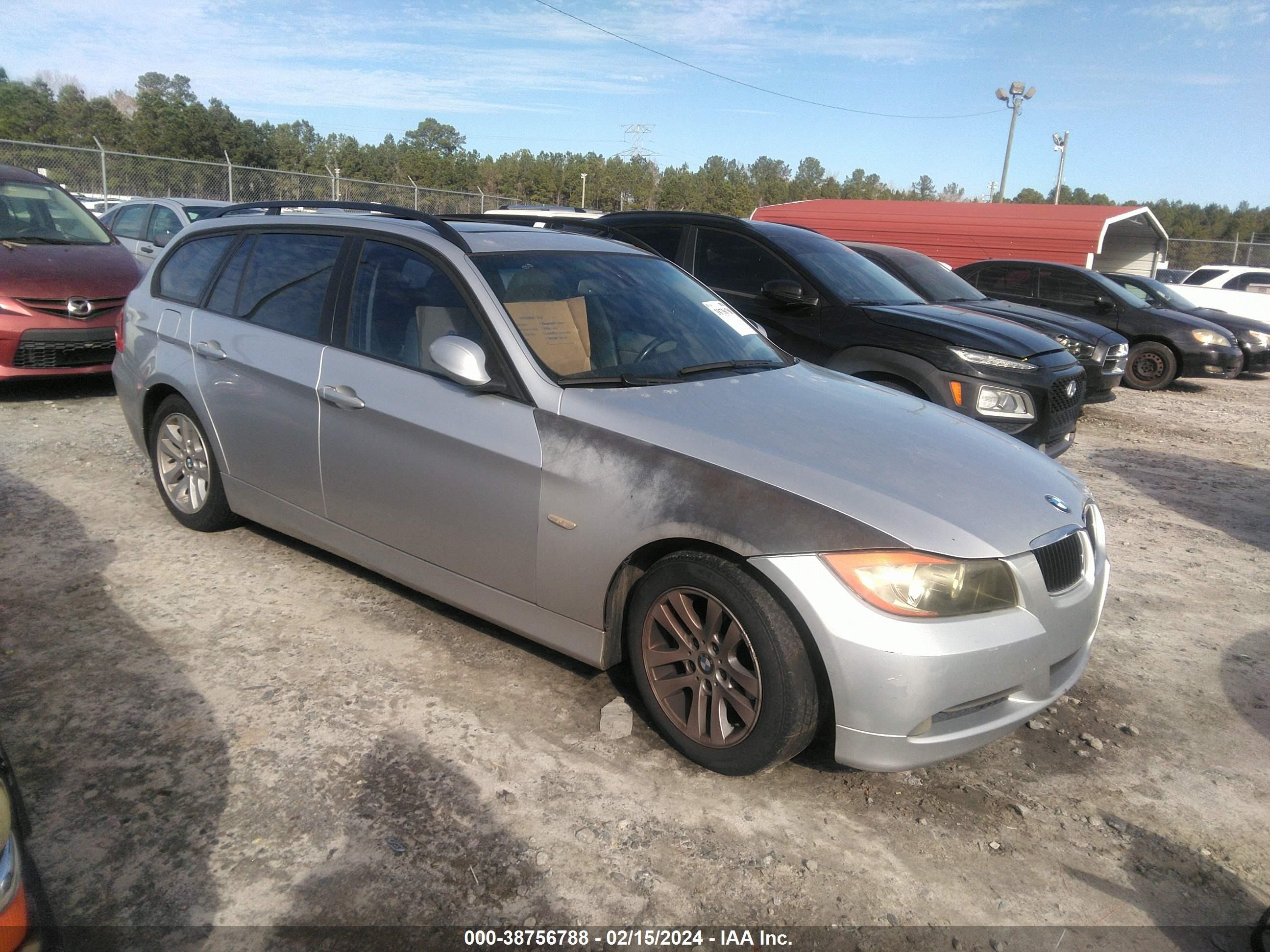 Photo 0 VIN: WBAVS13587FX15903 - BMW 3ER 