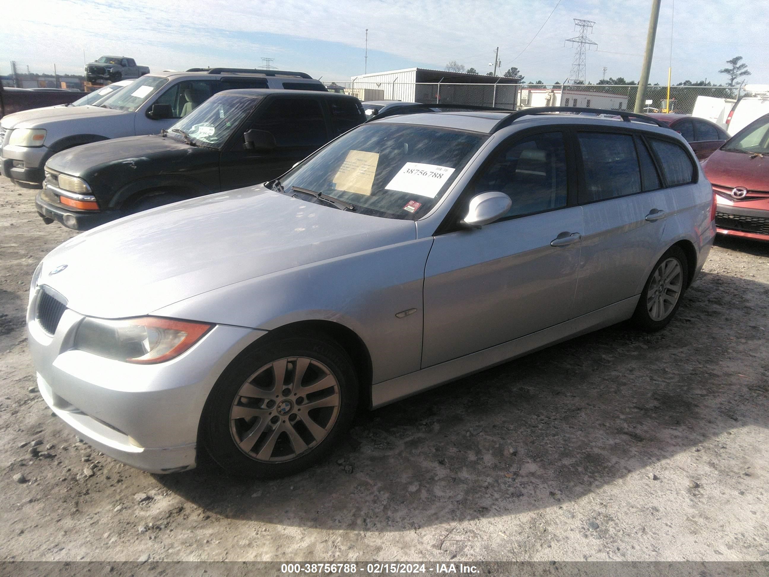 Photo 1 VIN: WBAVS13587FX15903 - BMW 3ER 