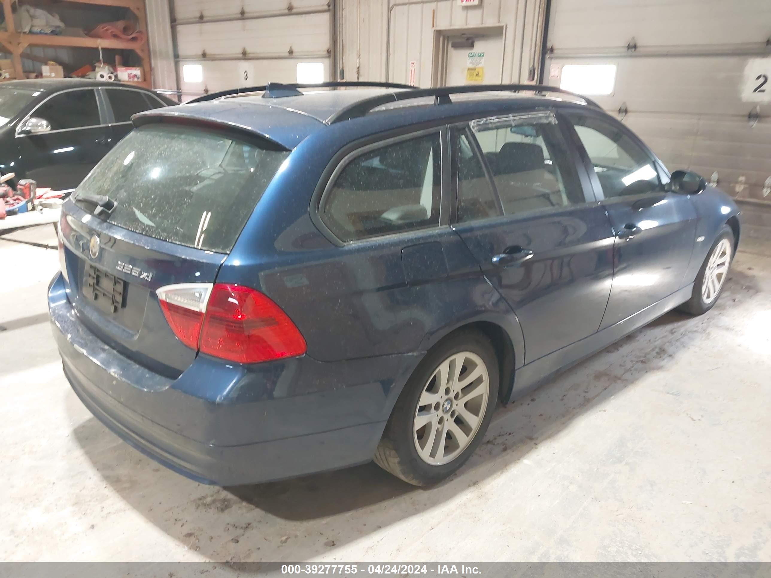 Photo 3 VIN: WBAVT13516KW23535 - BMW 3ER 