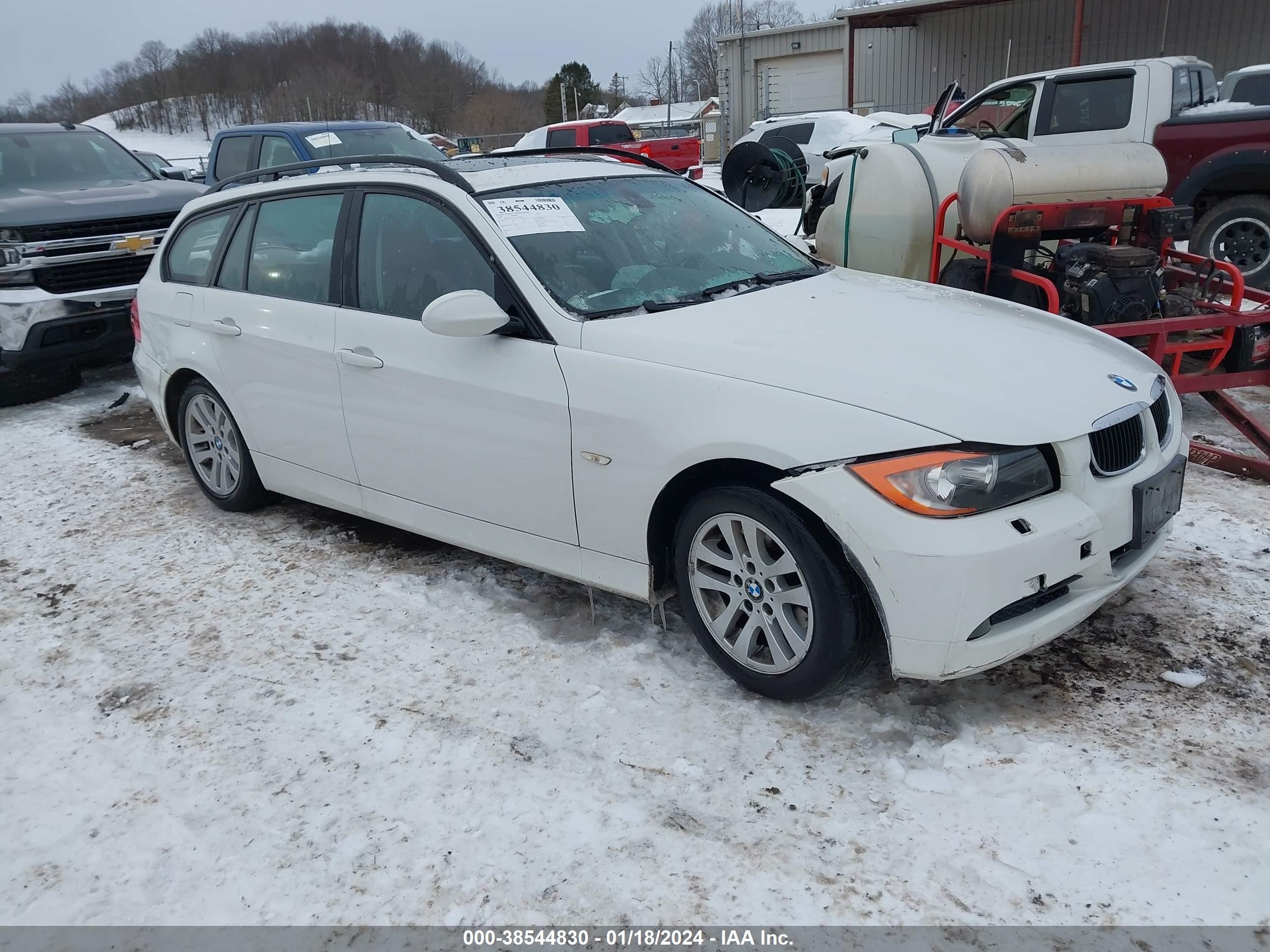 Photo 0 VIN: WBAVT735X7FV29280 - BMW 3ER 