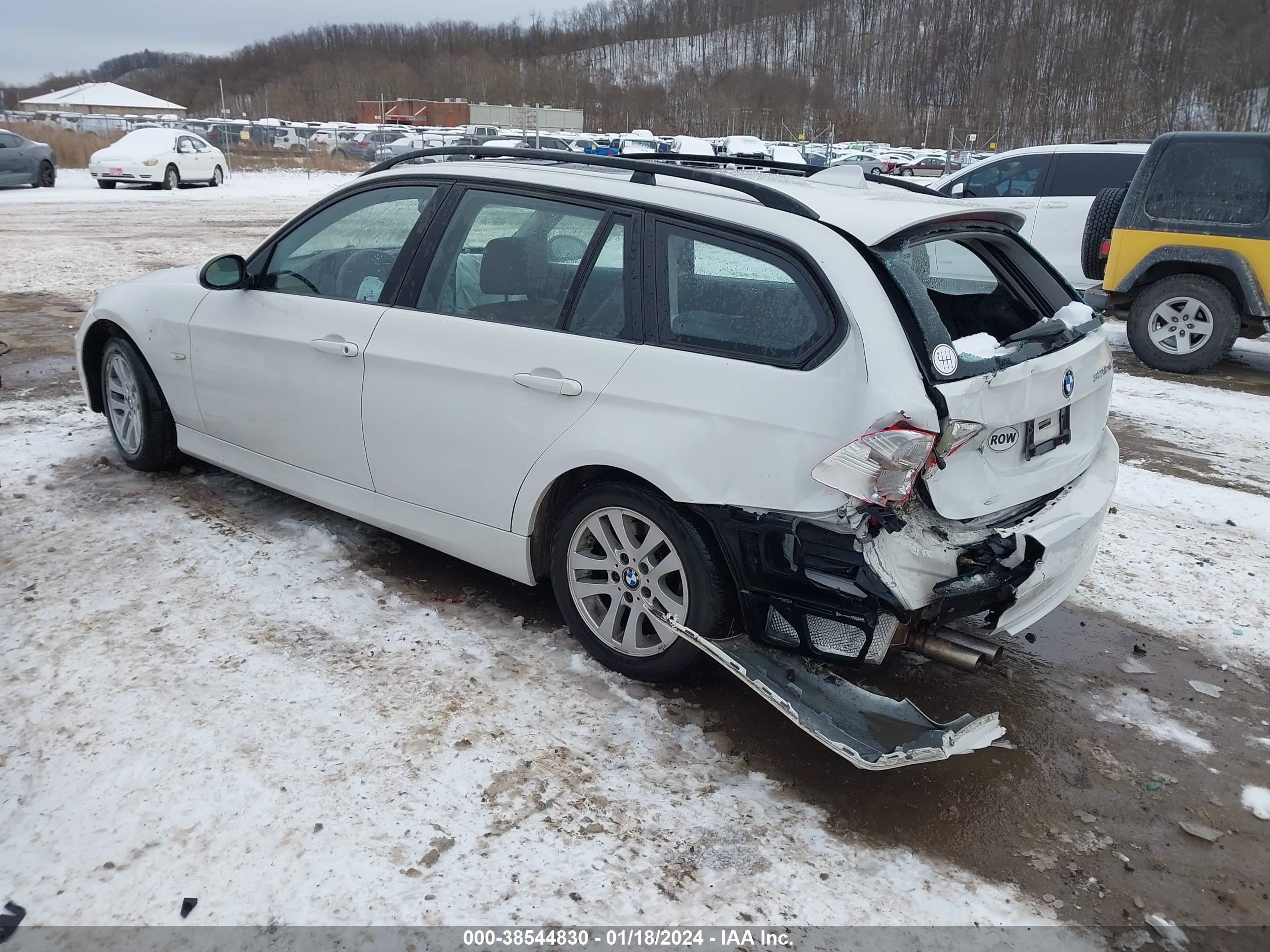 Photo 2 VIN: WBAVT735X7FV29280 - BMW 3ER 