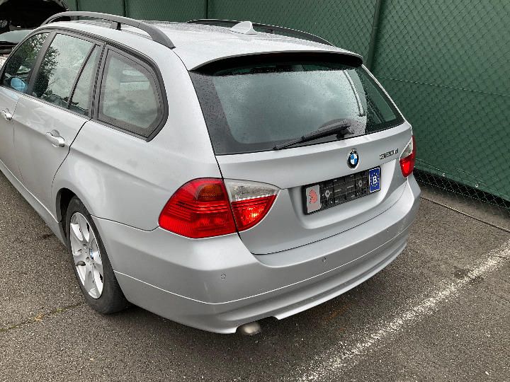 Photo 30 VIN: WBAVU31000KY10076 - BMW 3 SERIES TOURING 