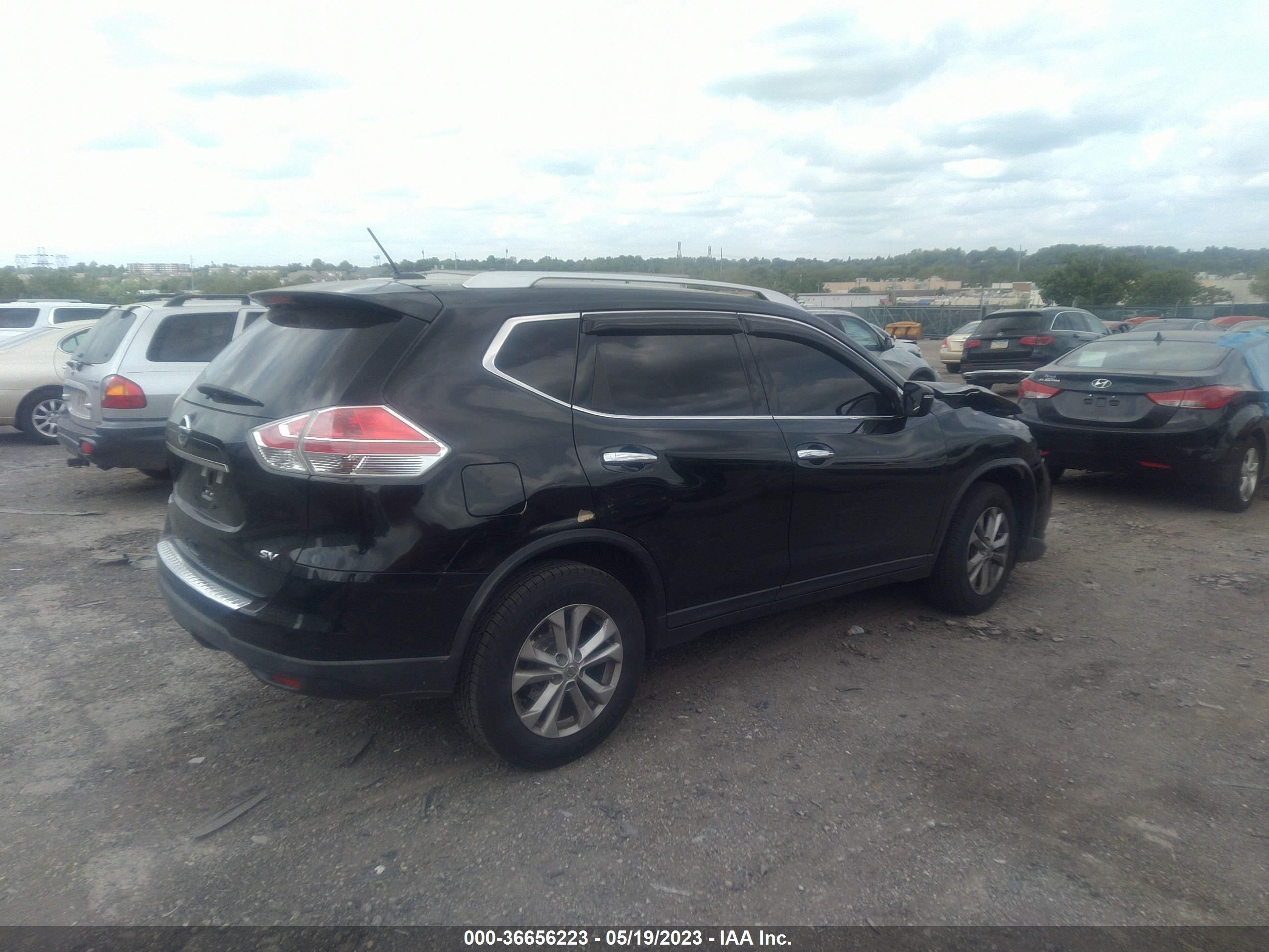 Photo 3 VIN: WBAVU52080A131561 - NISSAN ROGUE 