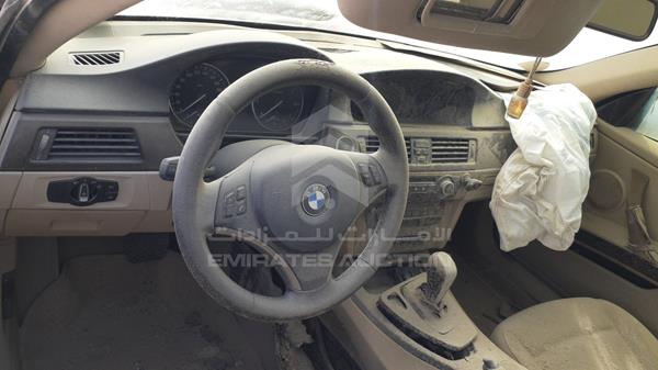 Photo 8 VIN: WBAWA51039J009217 - BMW 320I 