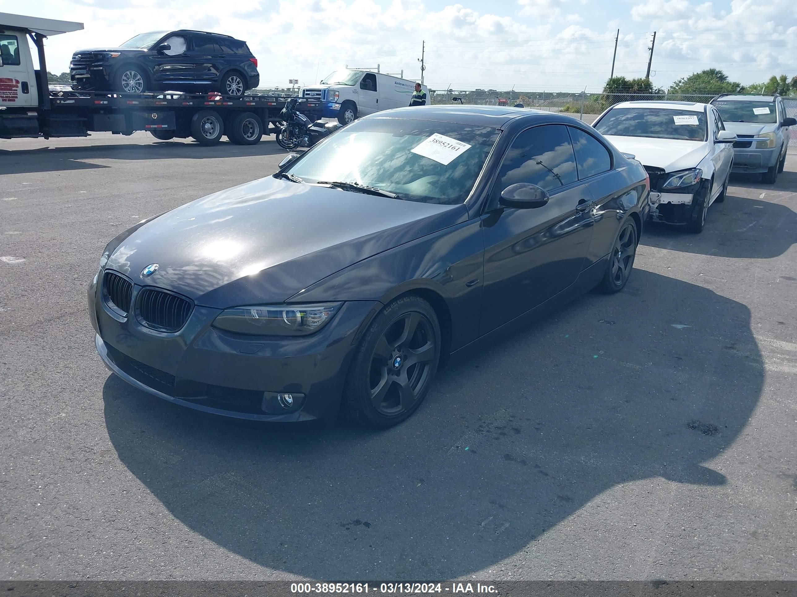 Photo 1 VIN: WBAWB33518P133797 - BMW 3ER 