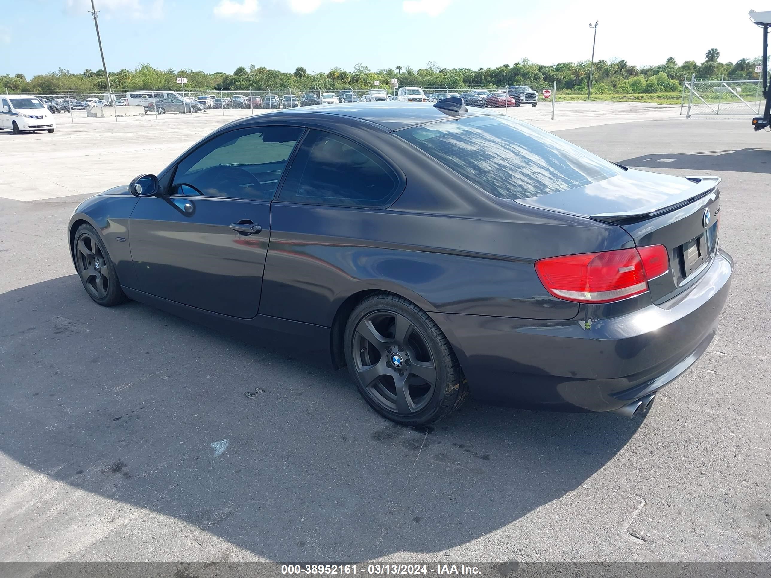 Photo 2 VIN: WBAWB33518P133797 - BMW 3ER 