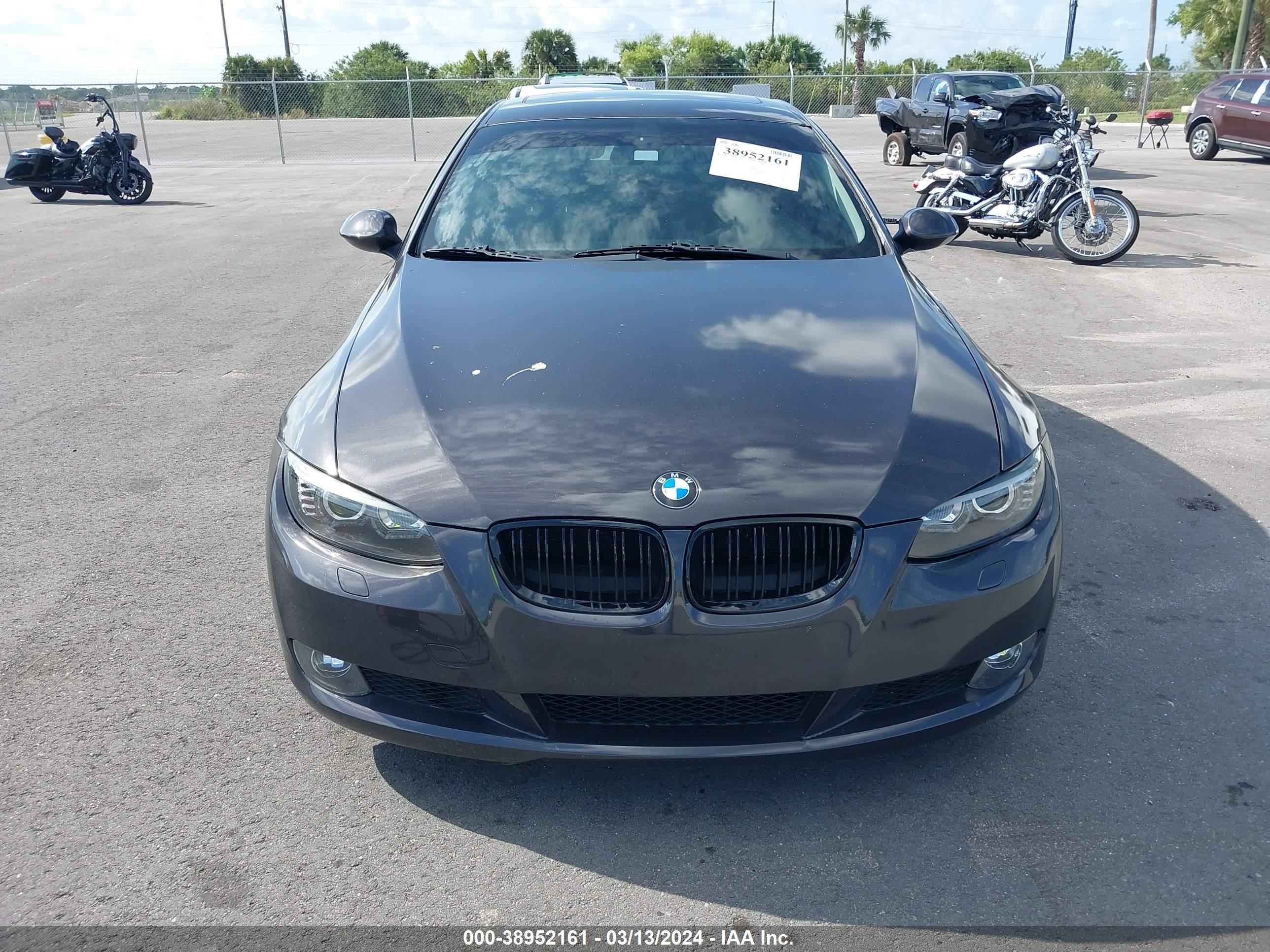 Photo 5 VIN: WBAWB33518P133797 - BMW 3ER 