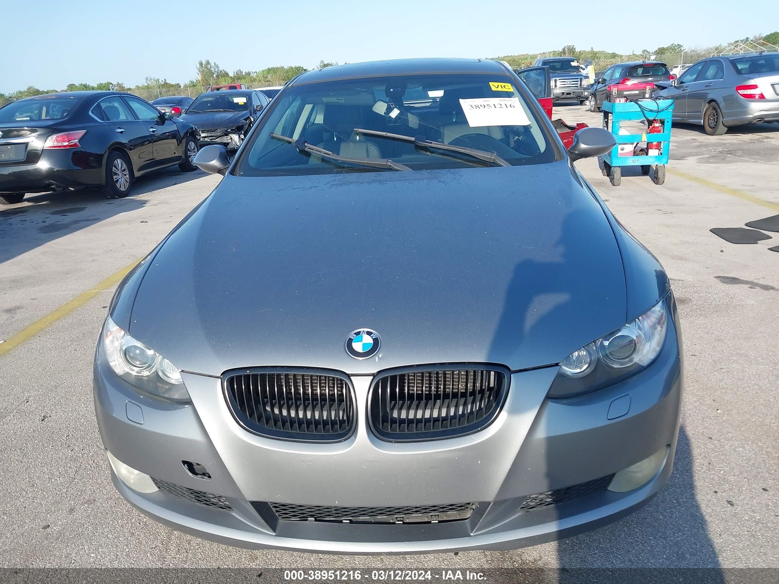 Photo 11 VIN: WBAWB33569P137264 - BMW 3ER 