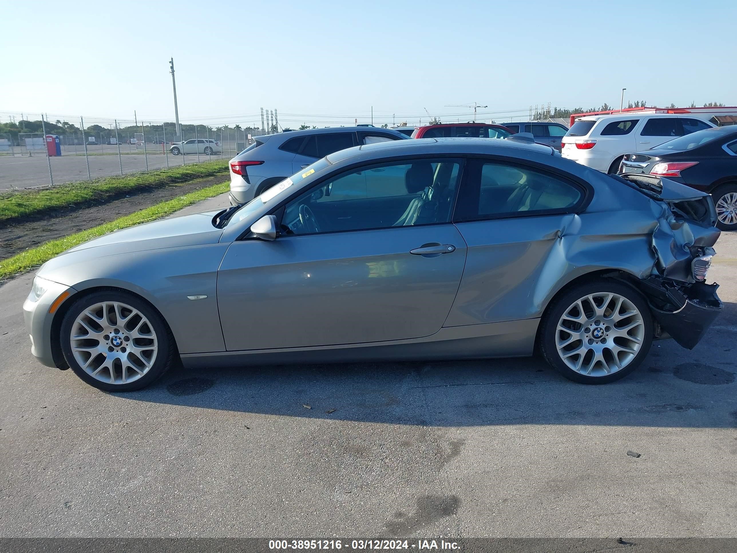 Photo 13 VIN: WBAWB33569P137264 - BMW 3ER 