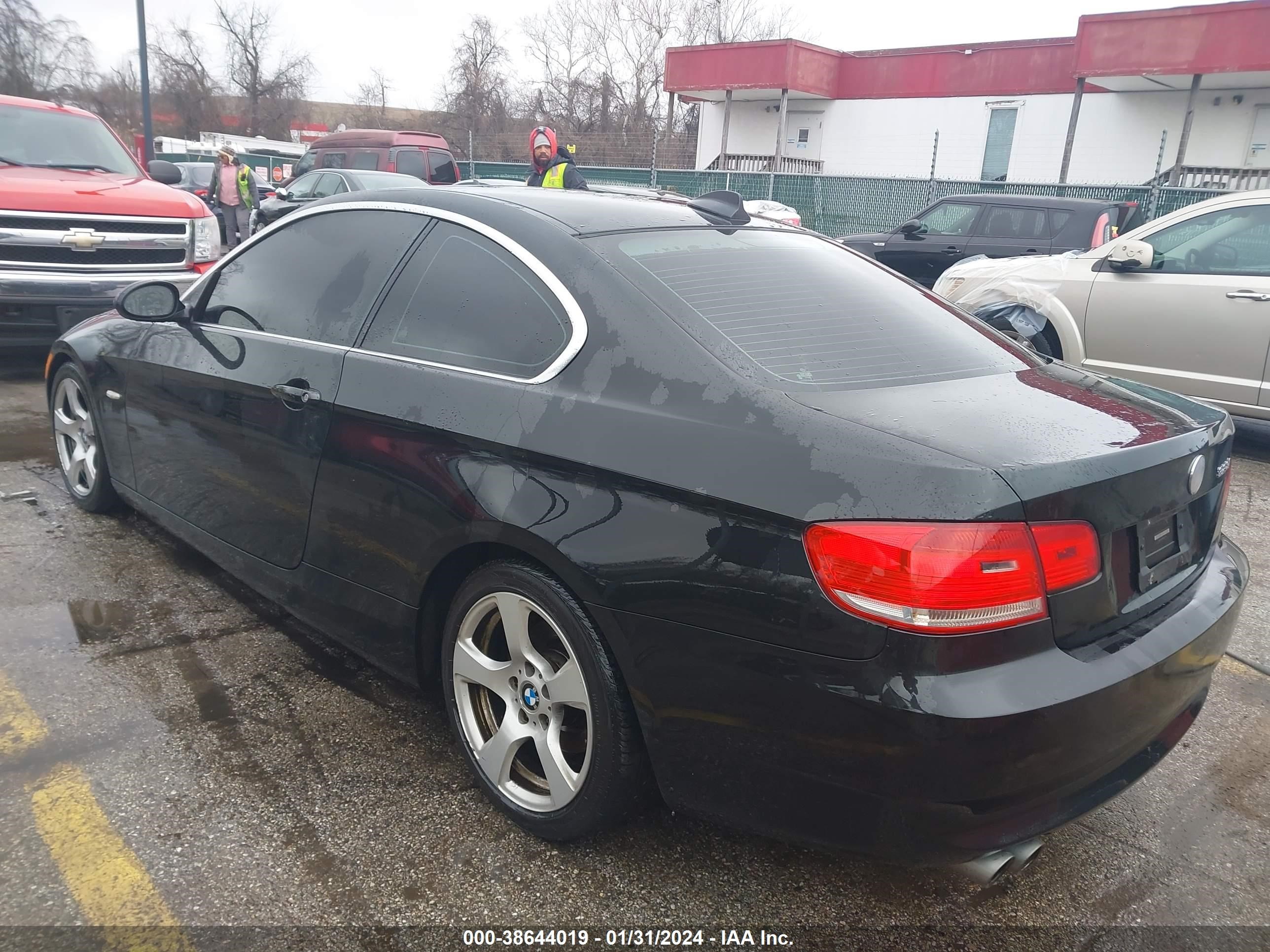 Photo 2 VIN: WBAWB33588P132792 - BMW 3ER 