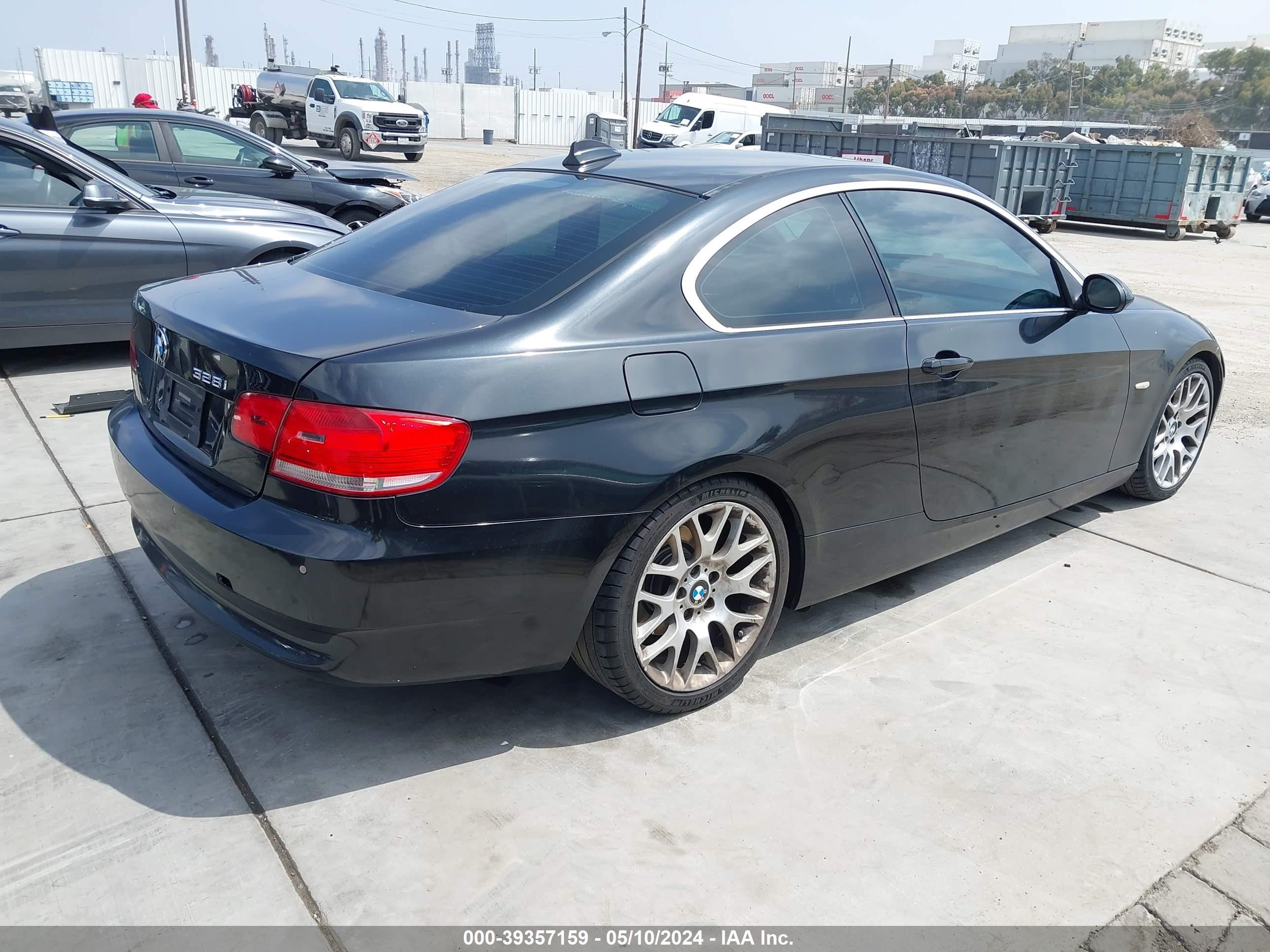 Photo 3 VIN: WBAWB335X8P132535 - BMW 3ER 