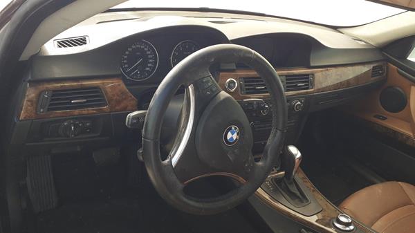 Photo 13 VIN: WBAWB51039PU97613 - BMW 330I 