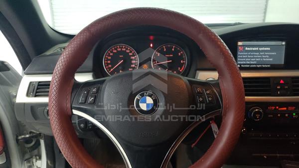 Photo 12 VIN: WBAWK51019PW96627 - BMW 320I 