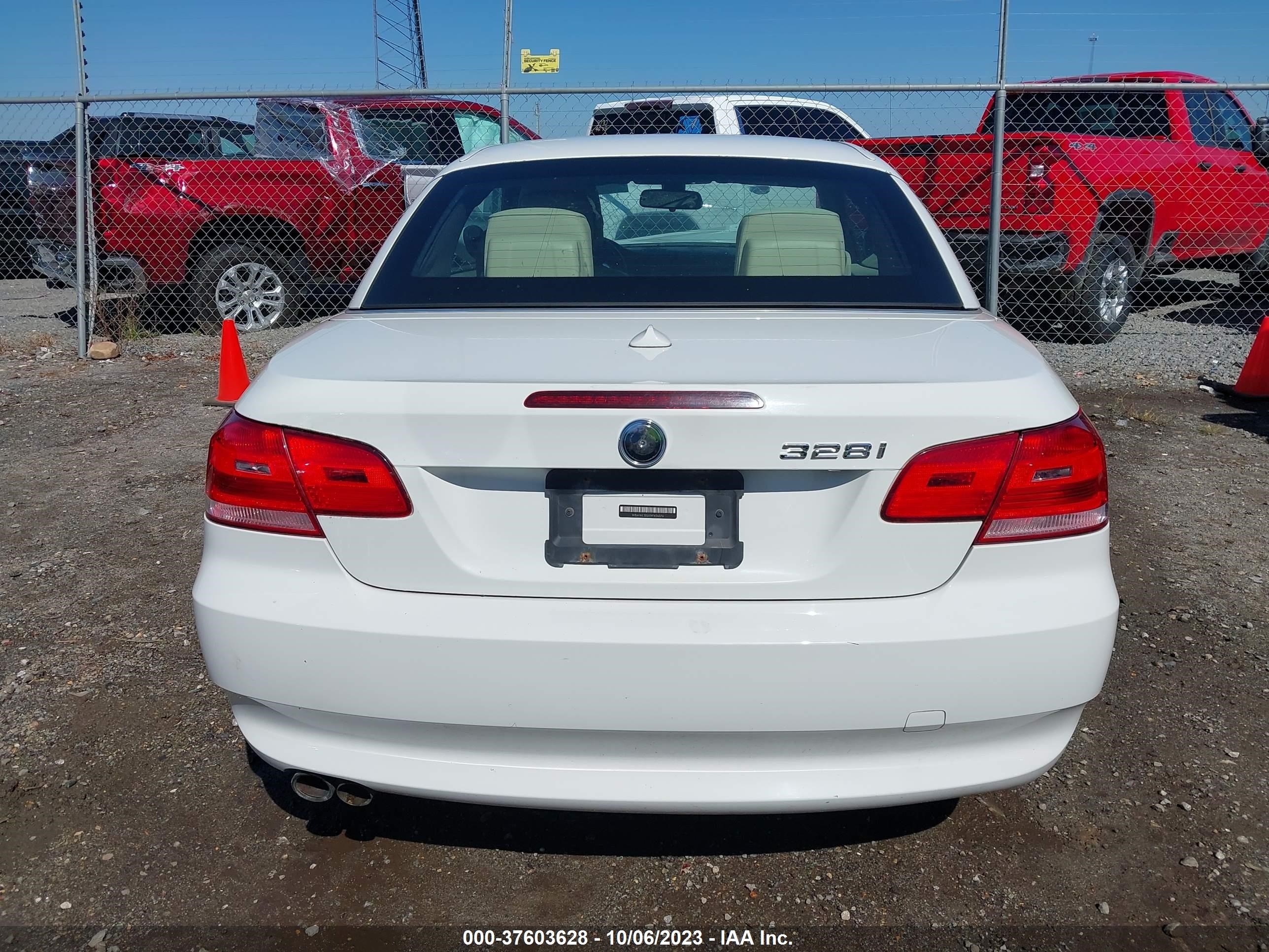 Photo 15 VIN: WBAWL135X9PX26576 - BMW 3ER 