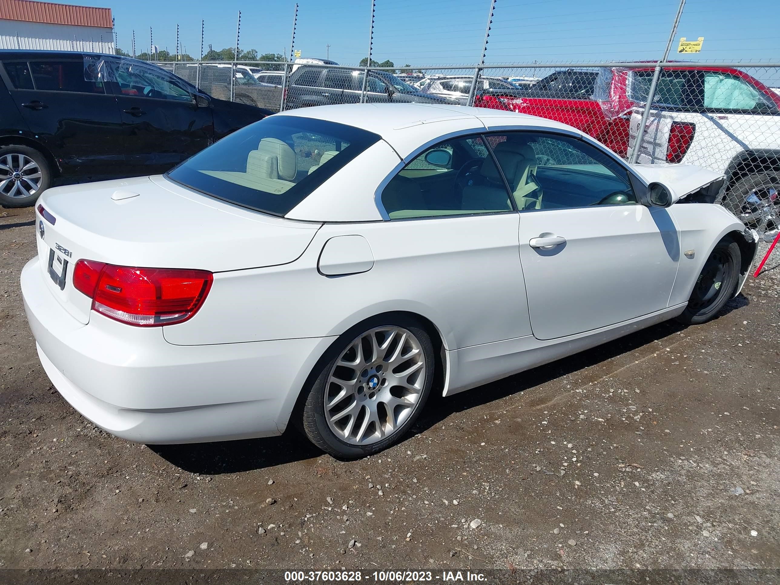 Photo 3 VIN: WBAWL135X9PX26576 - BMW 3ER 