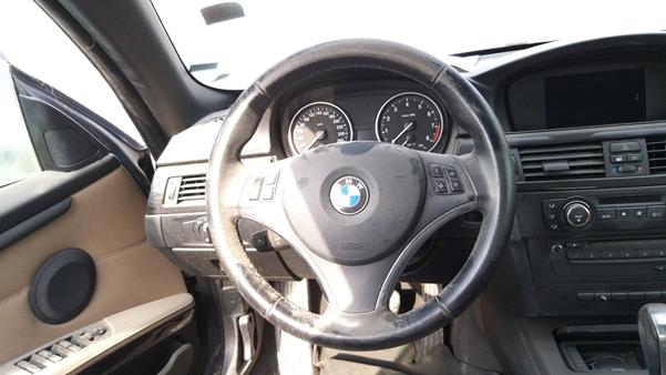 Photo 14 VIN: WBAWL51058PY00211 - BMW 330I 