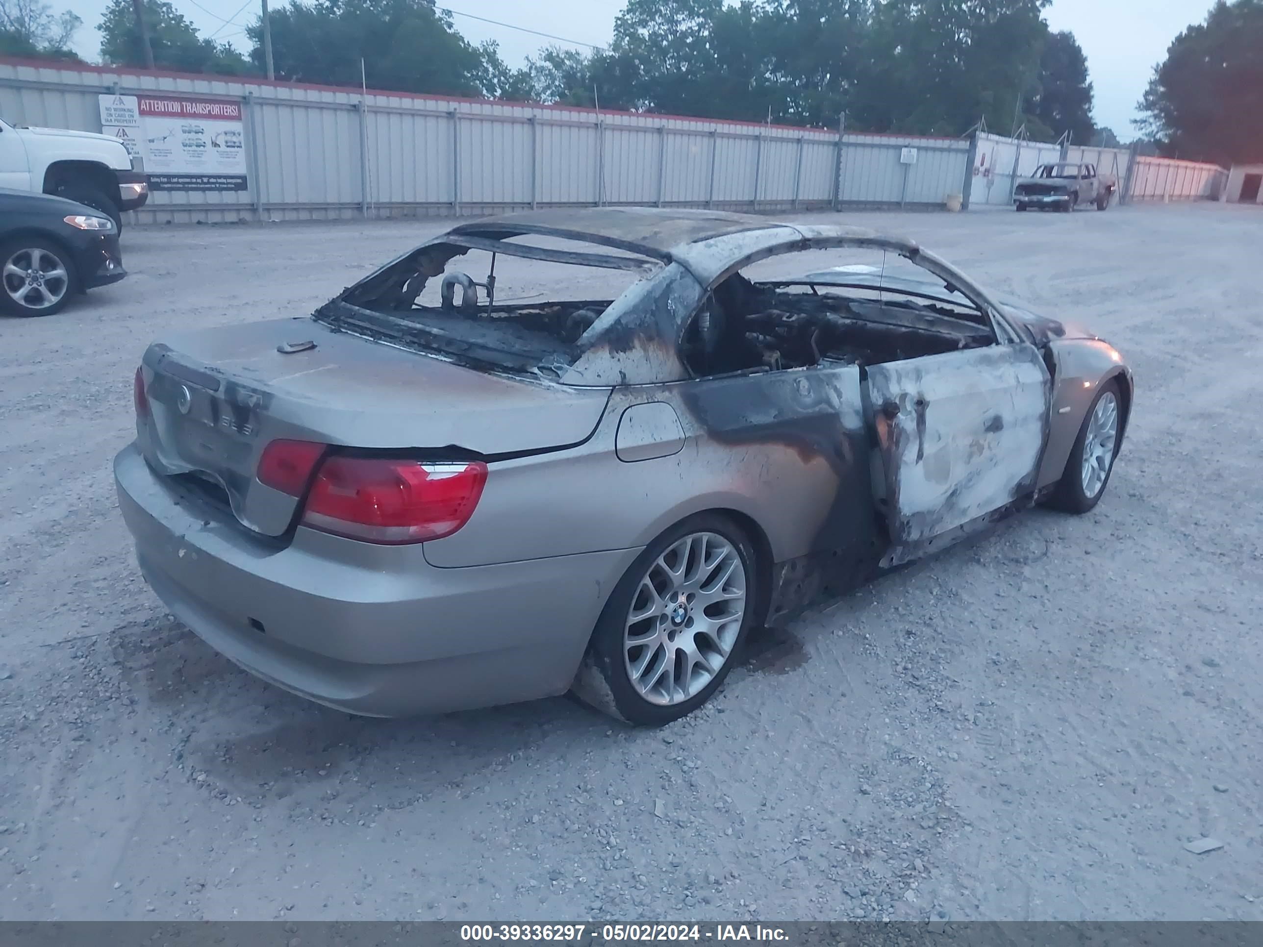 Photo 3 VIN: WBAWR33558P153451 - BMW 3ER 