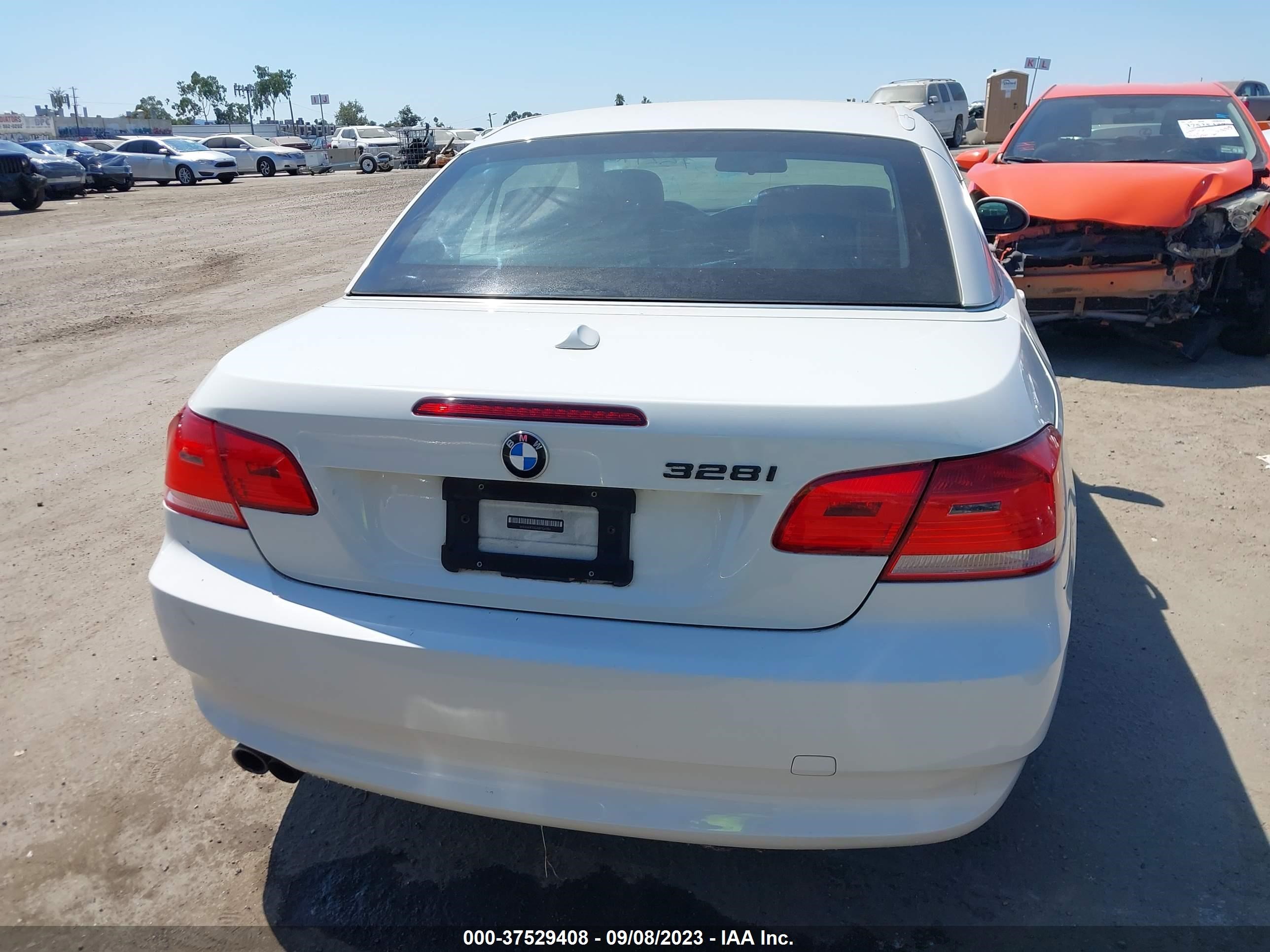 Photo 15 VIN: WBAWR335X8P154384 - BMW 3ER 