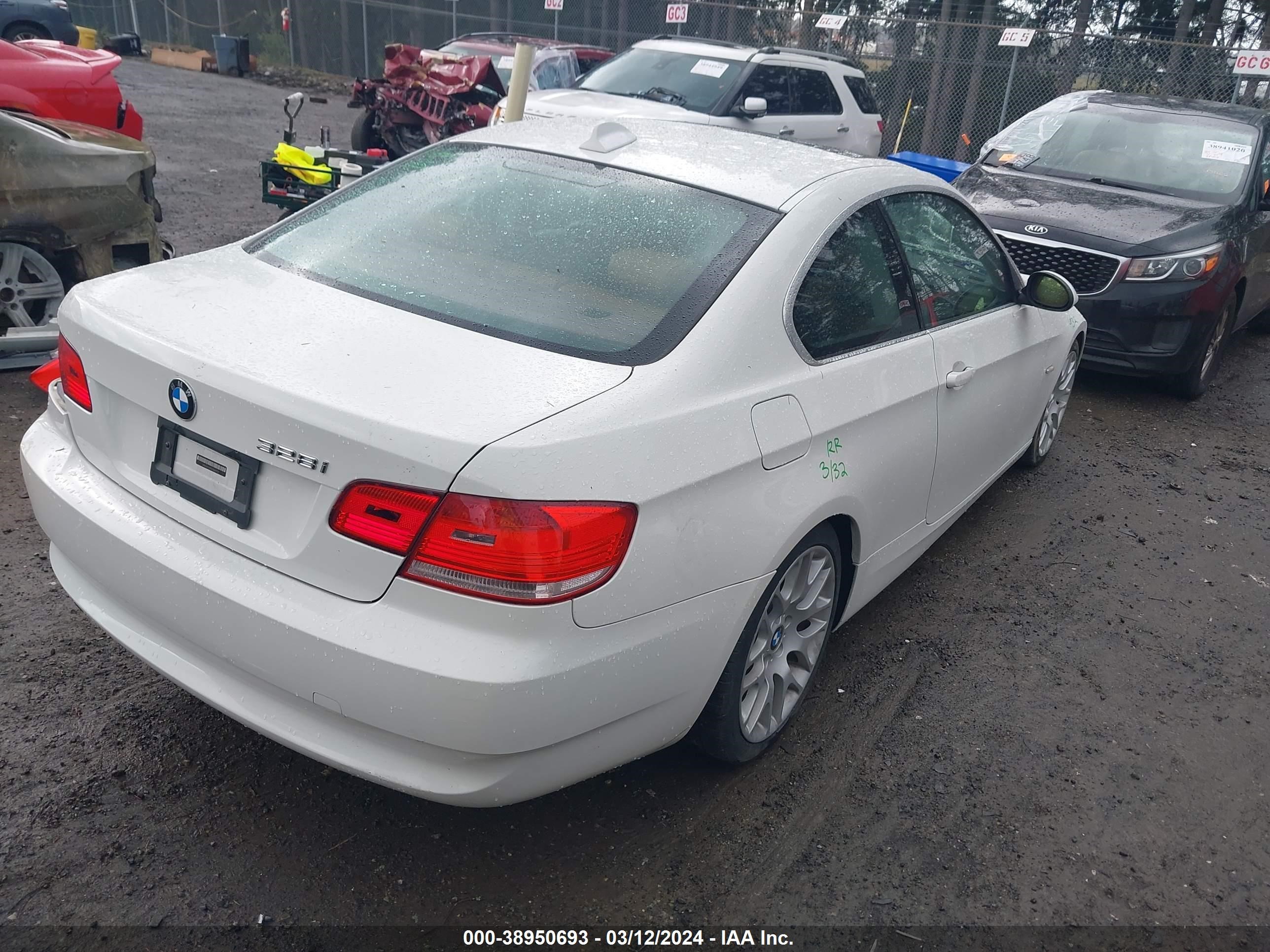 Photo 3 VIN: WBAWV13547PK49733 - BMW 3ER 