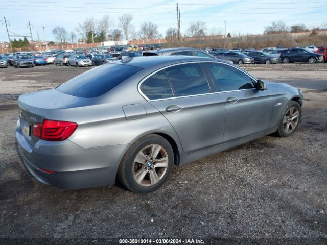 Photo 3 VIN: WBAXG5C50CDY29417 - BMW 528I 