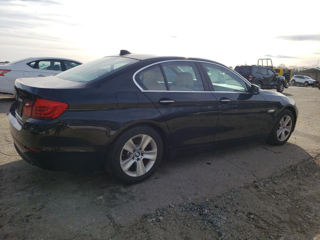 Photo 2 VIN: WBAXG5C51CDX06015 - BMW 5ER 