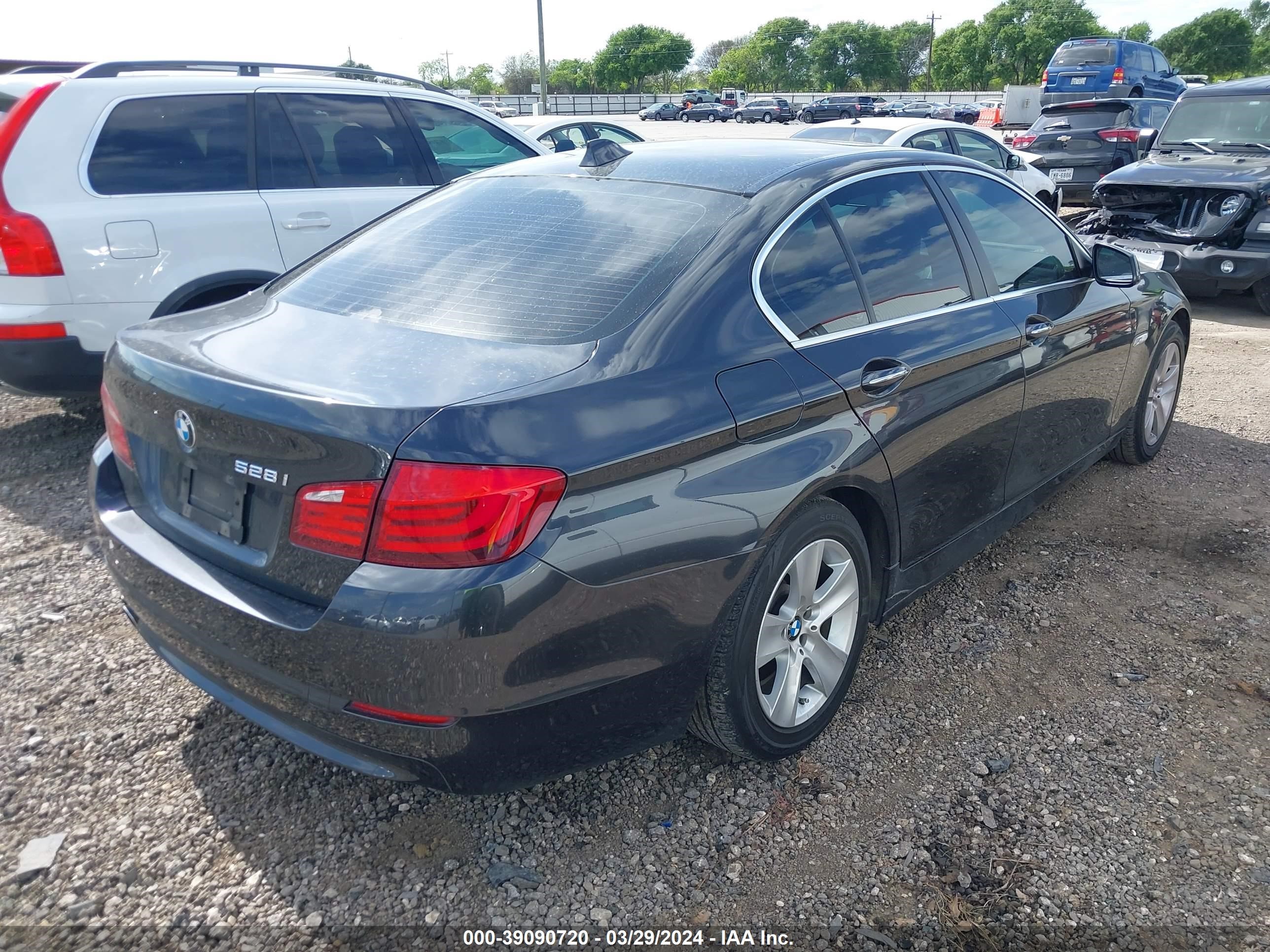 Photo 3 VIN: WBAXG5C52CDW92402 - BMW 5ER 