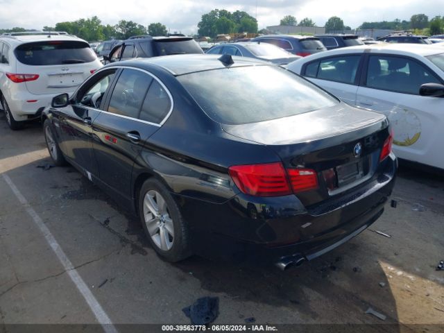 Photo 2 VIN: WBAXG5C52CDX04077 - BMW 528I 