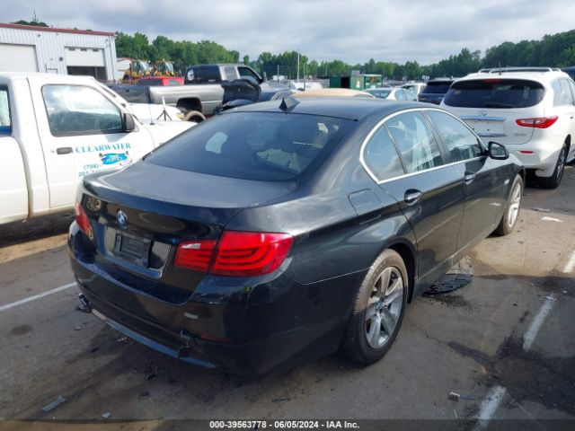 Photo 3 VIN: WBAXG5C52CDX04077 - BMW 528I 