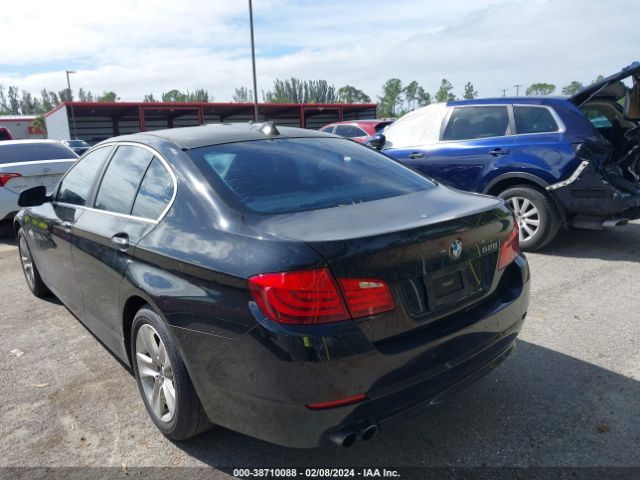 Photo 2 VIN: WBAXG5C53CDW92201 - BMW 528I 