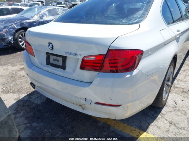 Photo 5 VIN: WBAXG5C54CDX06171 - BMW 528I 