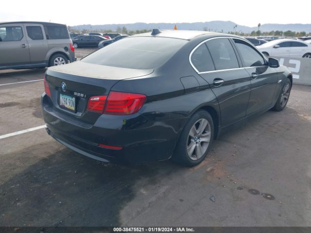 Photo 3 VIN: WBAXG5C55CDX03764 - BMW 528I 