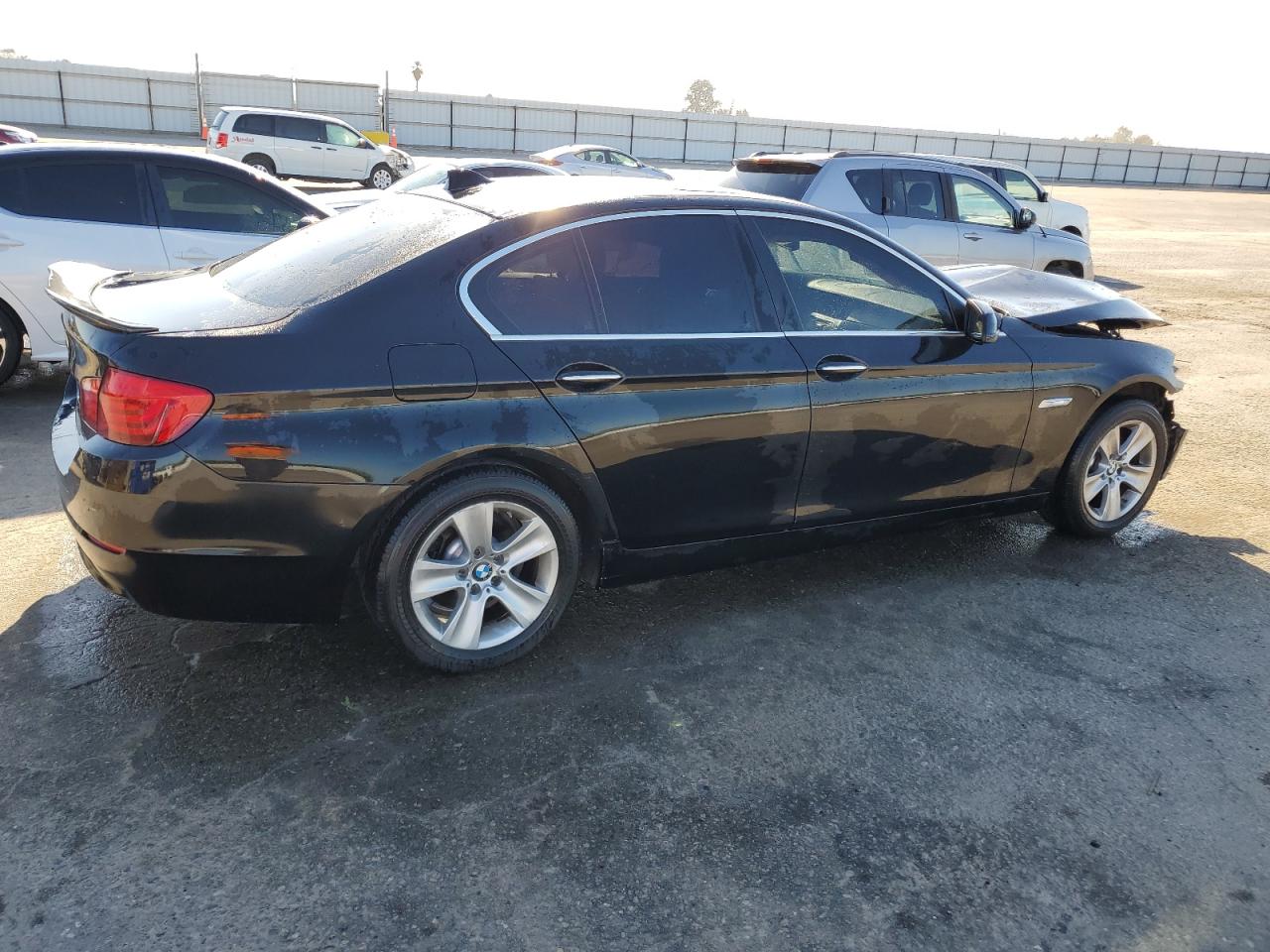 Photo 2 VIN: WBAXG5C55CDX04915 - BMW 5ER 