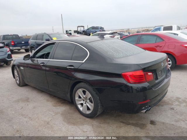 Photo 2 VIN: WBAXG5C56CDX02316 - BMW 528I 