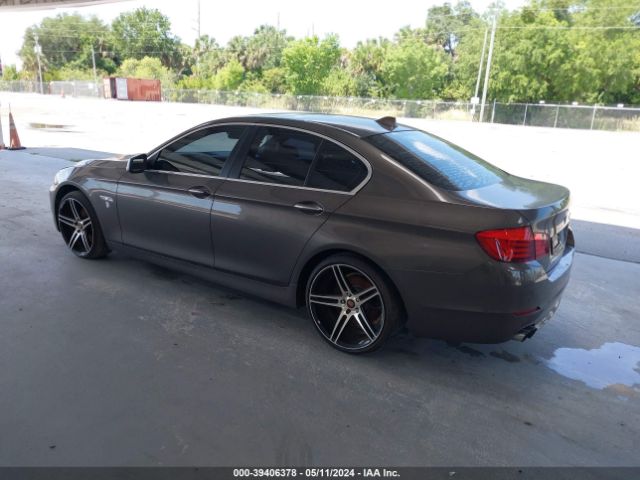 Photo 2 VIN: WBAXG5C56CDX04504 - BMW 528 