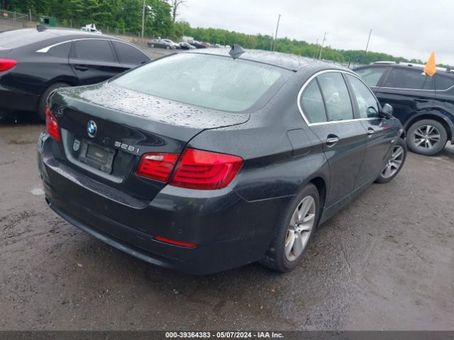 Photo 3 VIN: WBAXG5C56CDY30264 - BMW 528I 