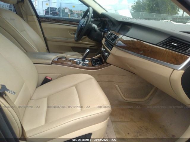 Photo 4 VIN: WBAXG5C57CDW24743 - BMW 5 