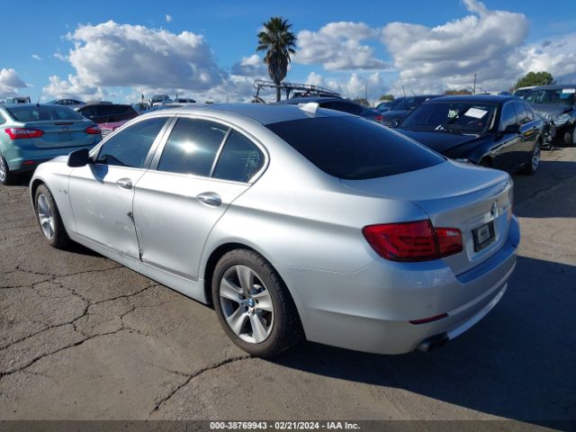 Photo 2 VIN: WBAXG5C59CDY28105 - BMW 528I 