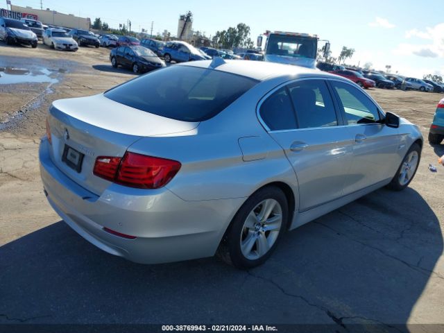 Photo 3 VIN: WBAXG5C59CDY28105 - BMW 528I 