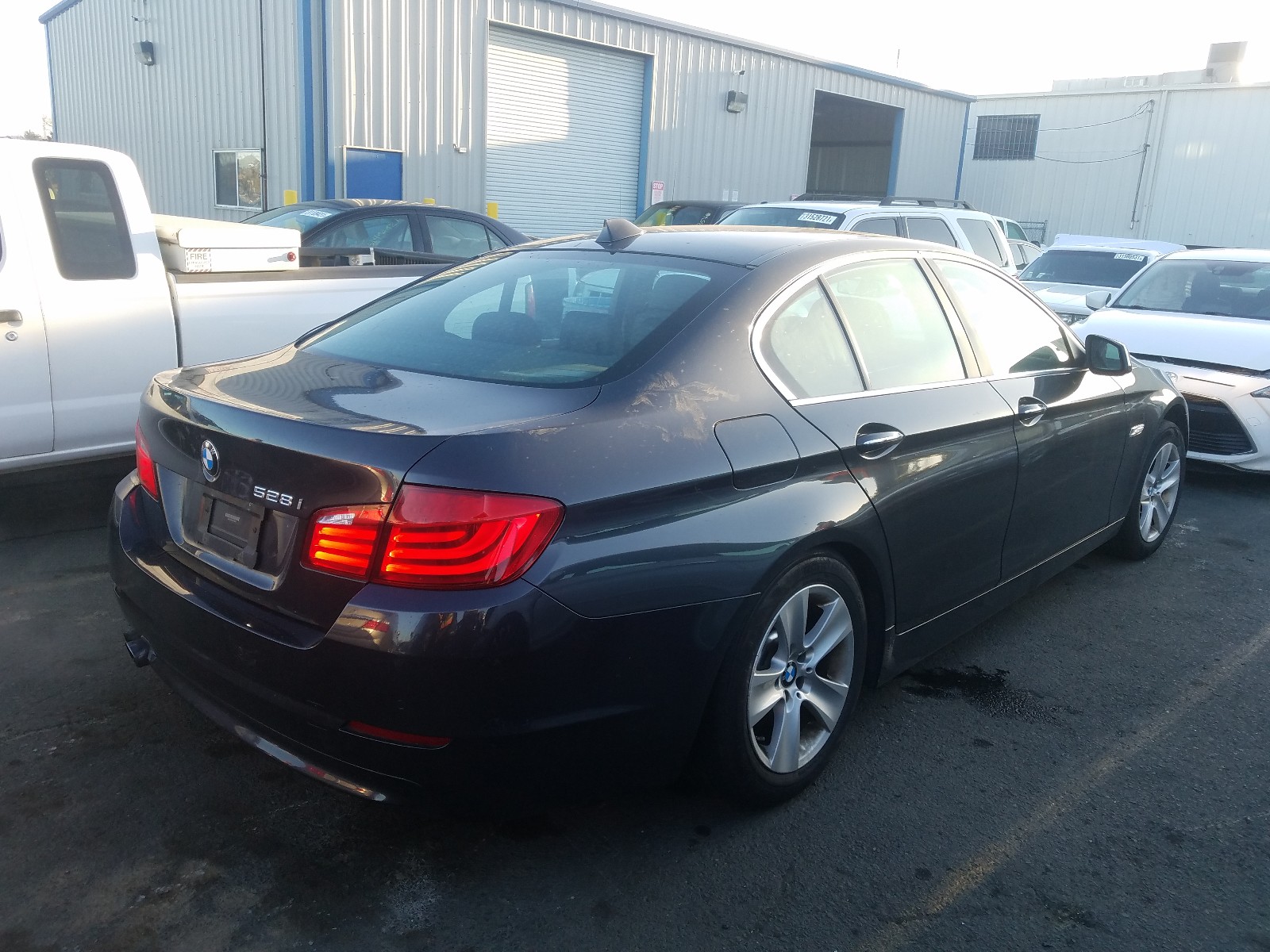 Photo 3 VIN: WBAXG5C59CDY29836 - BMW 528 I 