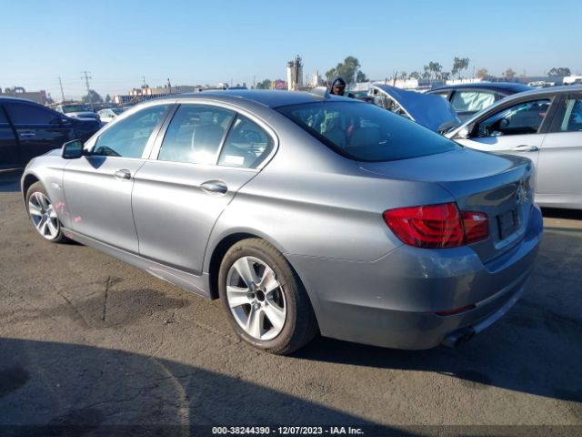 Photo 2 VIN: WBAXG5C59DDY36691 - BMW 528 