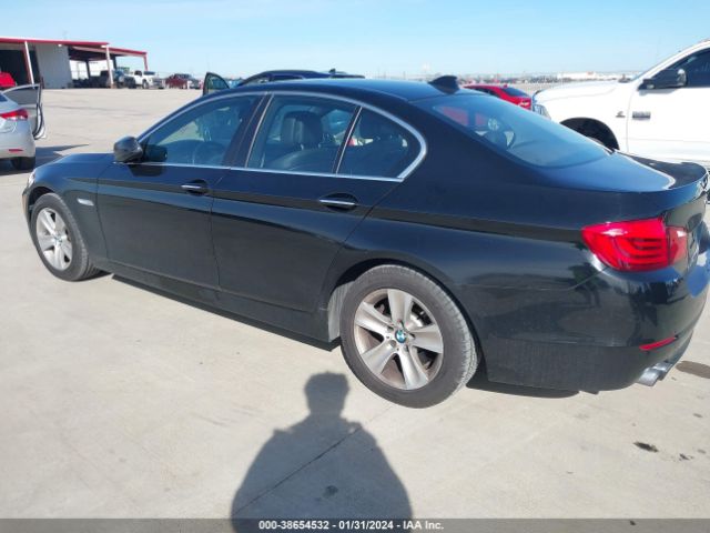 Photo 2 VIN: WBAXG5C5XCDW24400 - BMW 528I 