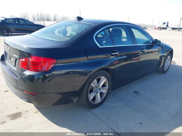 Photo 3 VIN: WBAXG5C5XCDW24400 - BMW 528I 