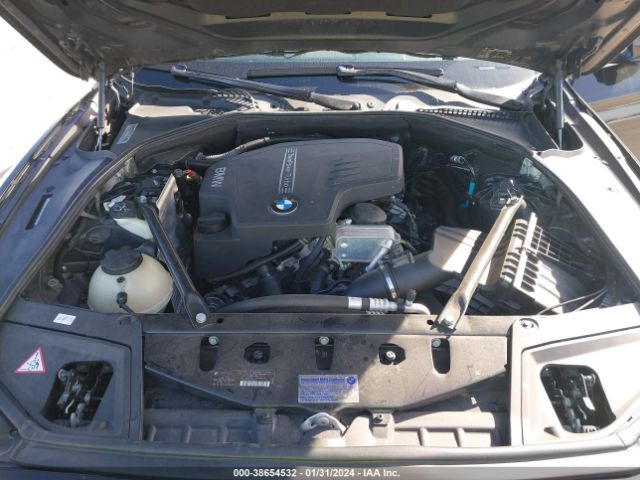 Photo 9 VIN: WBAXG5C5XCDW24400 - BMW 528I 