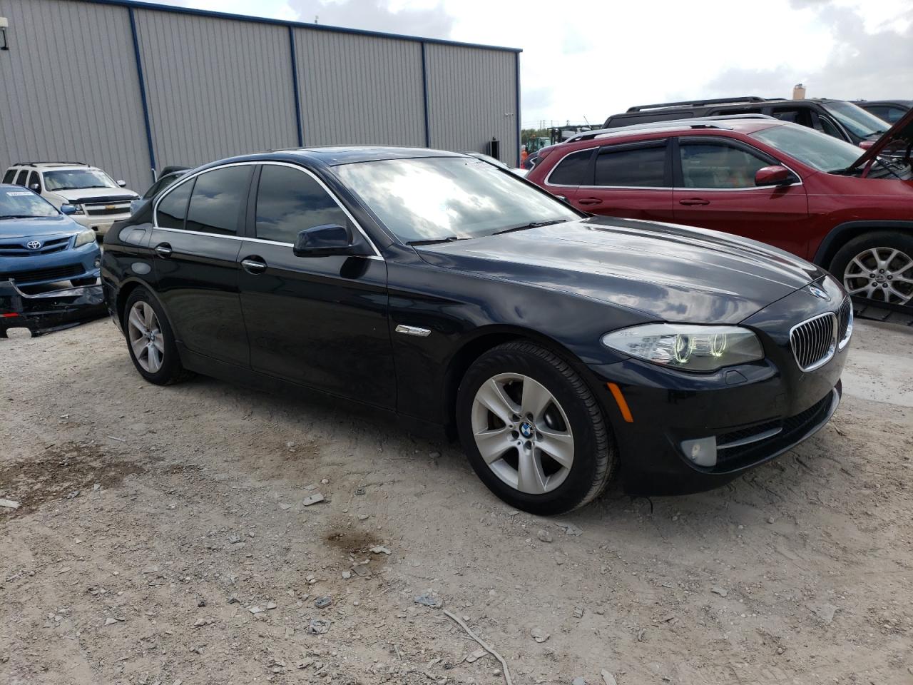 Photo 3 VIN: WBAXG5C5XCDW24414 - BMW 5 SERIES 